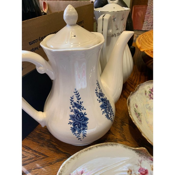 Vintage Mayhill Federalist Ironstone Coffee Pot with Lid - Retired - Picture 6 of 6